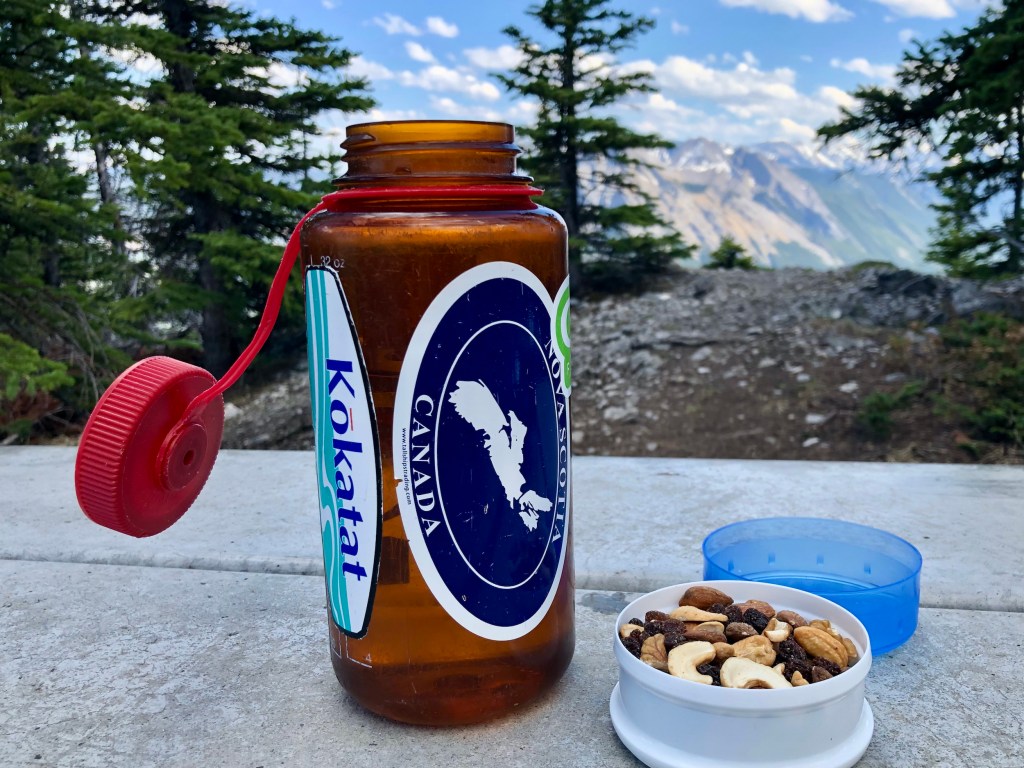 5 Must-Haves in Your Hiking Pack – Thunderbird Real Food Bar