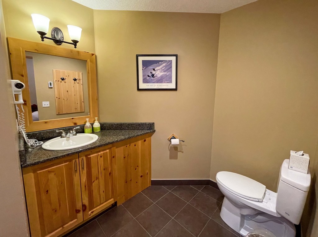 Mount Engadine Lodge bathroom