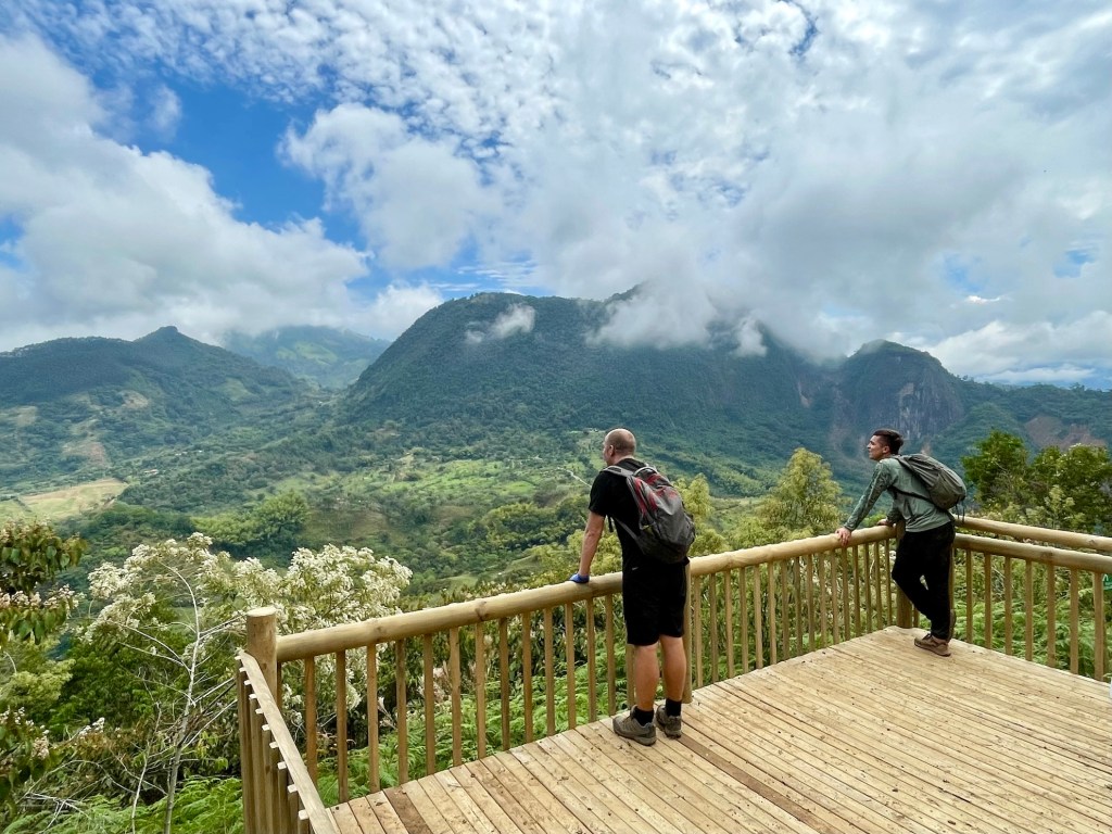 Cerro Tusa hike wooden platform