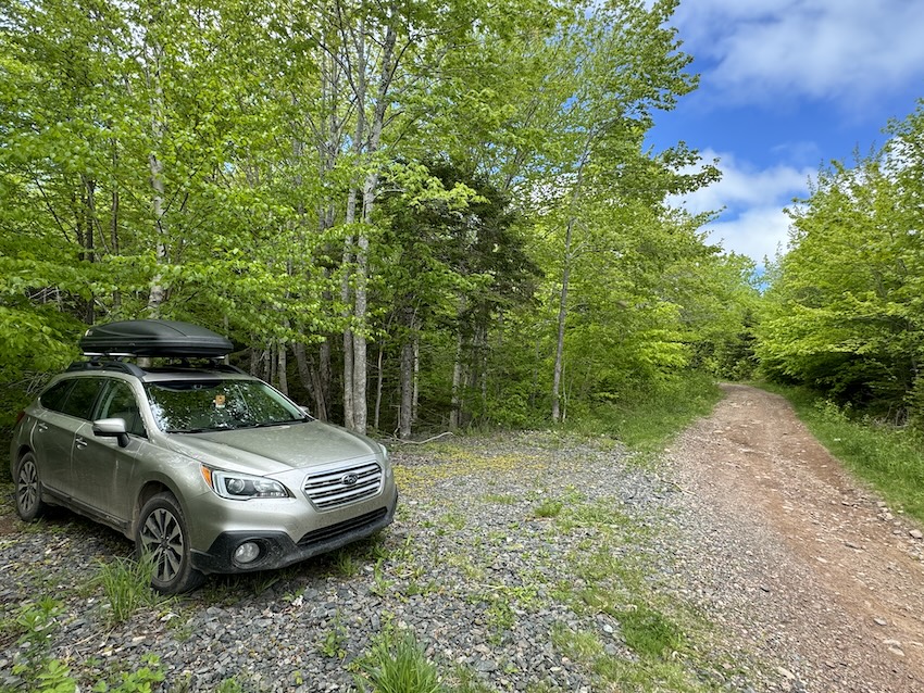 Humes River Falls hike trailhead